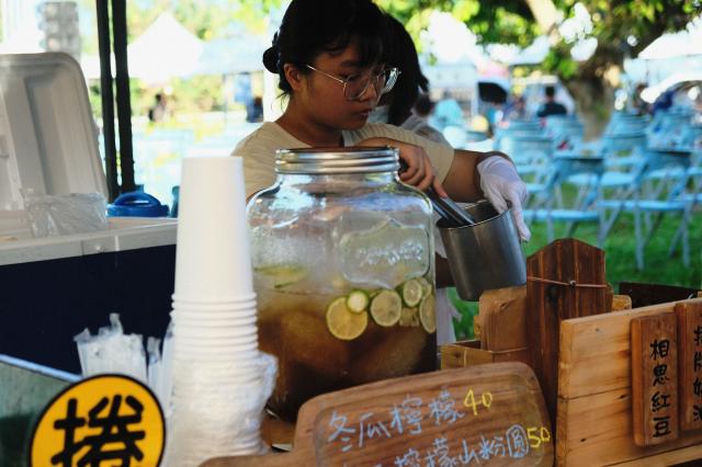 法拉法黛(ғᴀʟᴀᴛғᴀᴛᴀʏ)的天：43號包廂草地音樂市集圖片5165