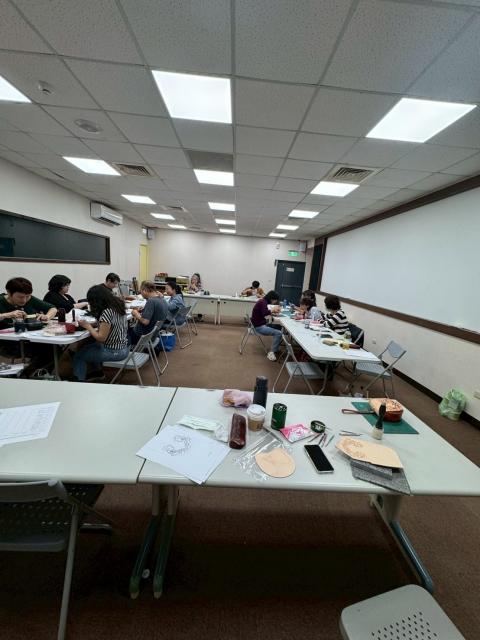 原住民族創意皮革雕刻手提單肩包(上)圖片9991