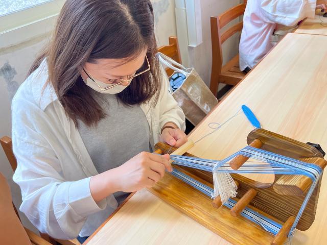 【織．續——泰雅編織的傳承與新生】 ▌小型織機・泰雅編織手環工作坊圖片10152