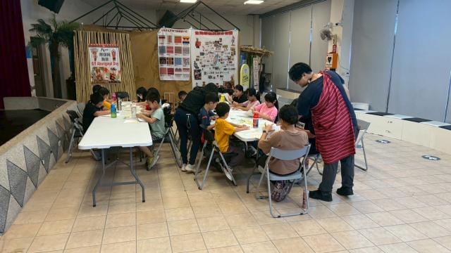 原民傳統紙編體驗活動暨和平島教會課後輔導班參訪圖片10693