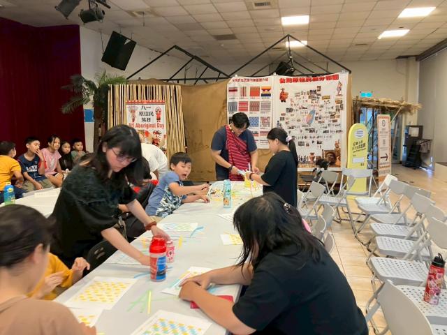 原民傳統紙編體驗活動暨和平島教會課後輔導班參訪圖片10698