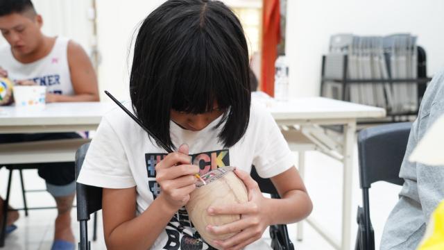 114年度花蓮縣萬榮鄉公所工藝研習推廣課程-布農族童玩工藝研習班-baisulun陀螺製作圖片10948