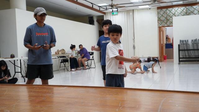 114年度花蓮縣萬榮鄉公所工藝研習推廣課程-布農族童玩工藝研習班-baisulun陀螺製作圖片10953