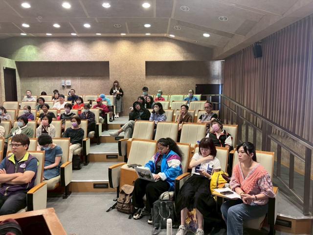 「看見她們的『原』聲–彰化縣都市原住民婦女生命歷程故事展」展覽主題分享會圖片11994