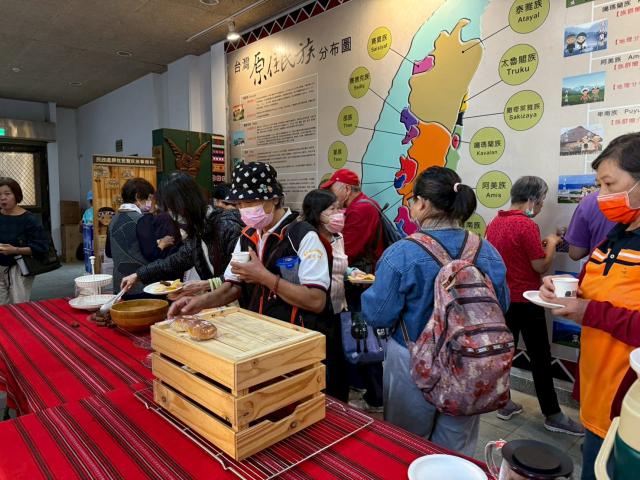 「看見她們的『原』聲–彰化縣都市原住民婦女生命歷程故事展」展覽主題分享會圖片12008