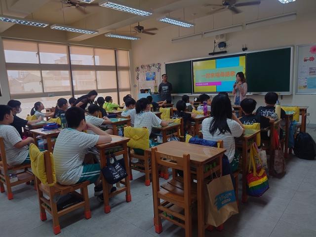 「文化宅急便」到校推廣圖片12843