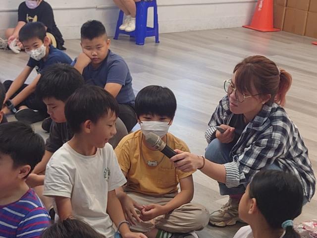 「文化宅急便」到校推廣圖片12864