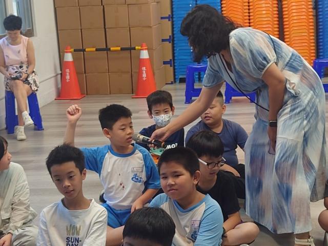 「文化宅急便」到校推廣圖片12861