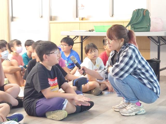 「文化宅急便」到校推廣圖片12871