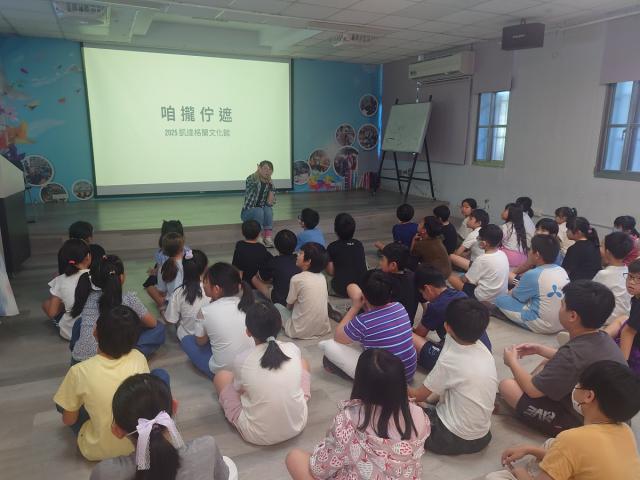 「文化宅急便」到校推廣圖片12874