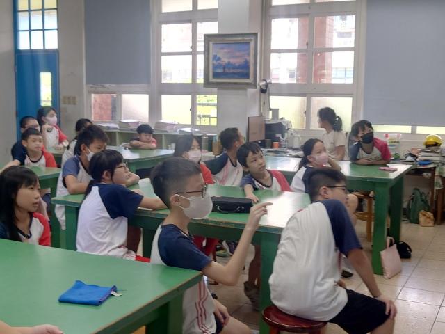 「文化宅急便」到校推廣圖片12885