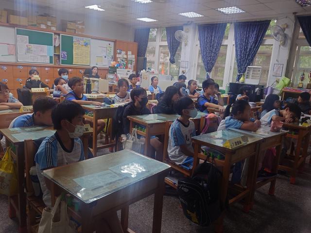 「文化宅急便」到校推廣圖片12908