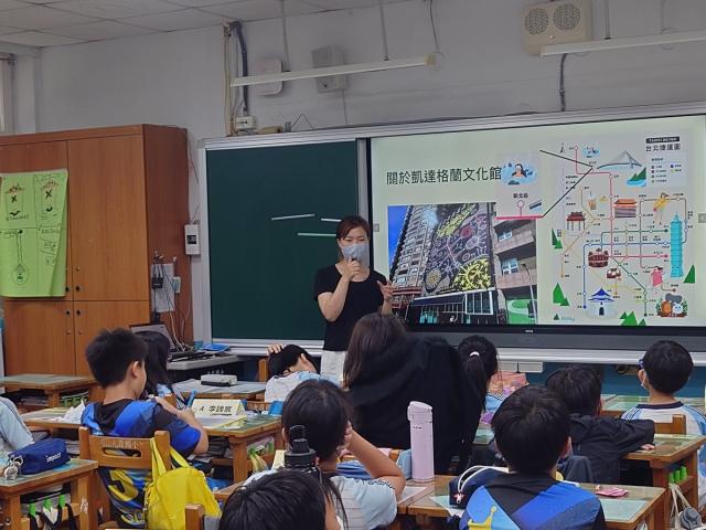 「文化宅急便」到校推廣圖片12905