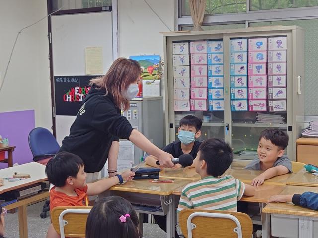 「文化宅急便」到校推廣圖片12914