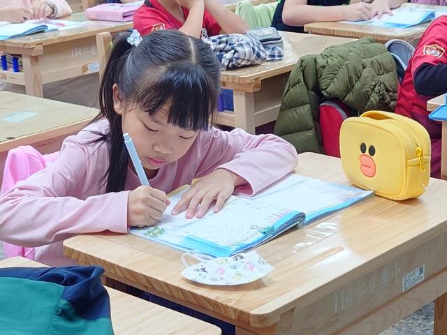 「文化宅急便」到校推廣圖片12932