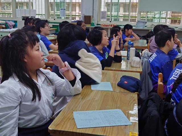 「文化宅急便」到校推廣圖片12945