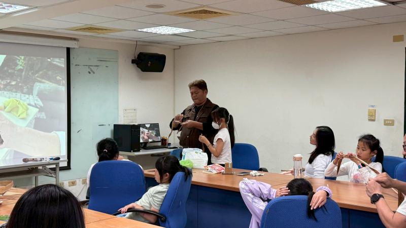 葉語的告白：月桃，在排灣的情詩裡