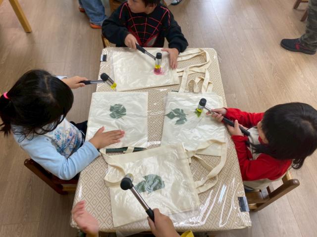 《植物敲拓染賽夏族植物應用》新竹縣閱讀節圖片13441