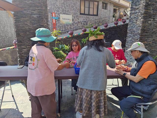 115年度推廣教育計畫-部落藝術家陪你過新年手作活動圖片13660