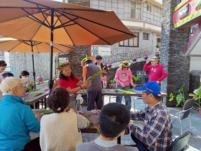 115年度推廣教育計畫-部落藝術家陪你過新年手作活動圖片13678