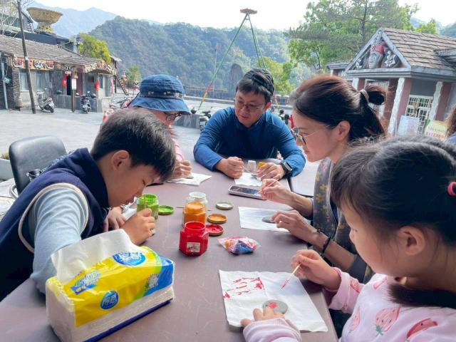 115年度推廣教育計畫-部落藝術家陪你過新年手作活動圖片13706