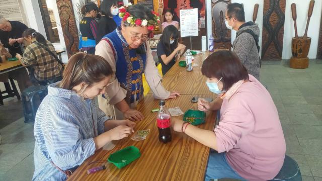 看見她們的「原聲」–文化手作工作坊琉璃珠串手鏈圖片13871