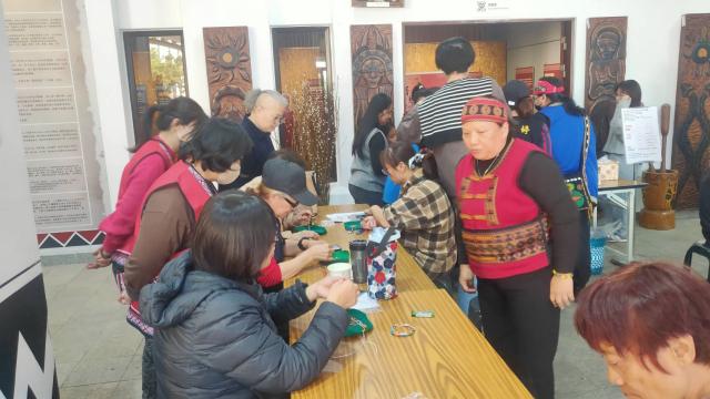 看見她們的「原聲」–文化手作工作坊琉璃珠串手鏈圖片13870