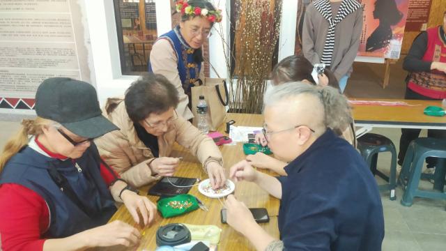 看見她們的「原聲」–文化手作工作坊琉璃珠串手鏈圖片13880