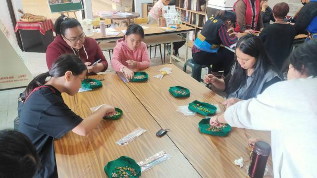 看見她們的「原聲」–文化手作工作坊琉璃珠串手鏈圖片13877