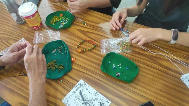 看見她們的「原聲」–文化手作工作坊琉璃珠串手鏈圖片13883