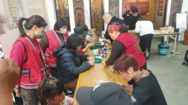 看見她們的「原聲」–文化手作工作坊琉璃珠串手鏈圖片13887